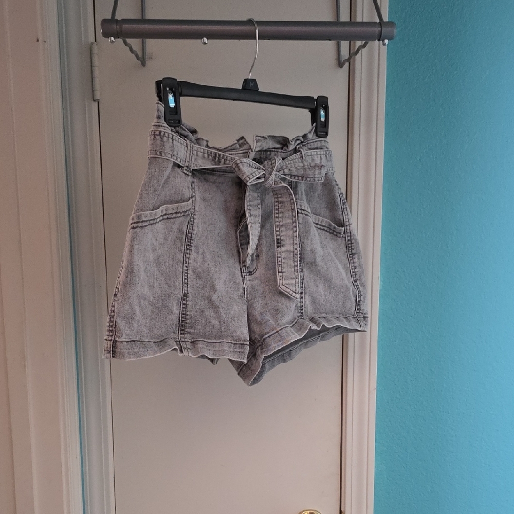 Universal Thread High-Waist Washed Gray Paperbag Shorts with Tie Belt